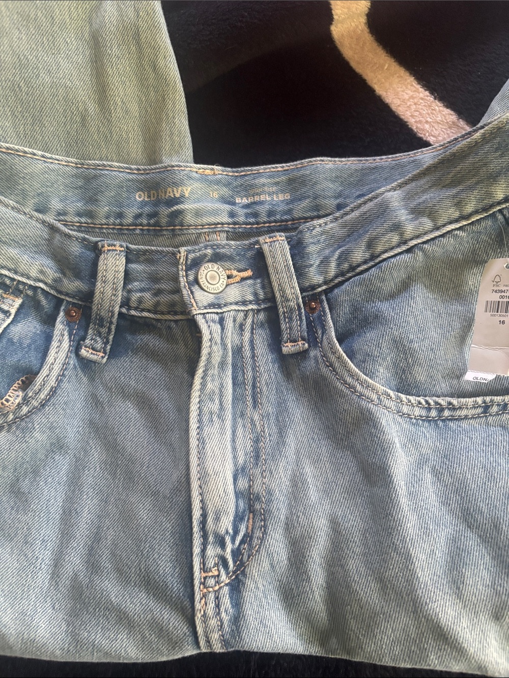 NWT Old  Navy Light Denim Barrel-Leg Jeans - Faded Blue Girls